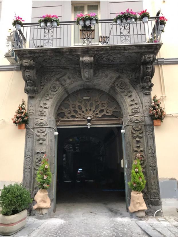 La Cartolina Di Napoli Free Parking For Small Cars Only نابولي المظهر الخارجي الصورة
