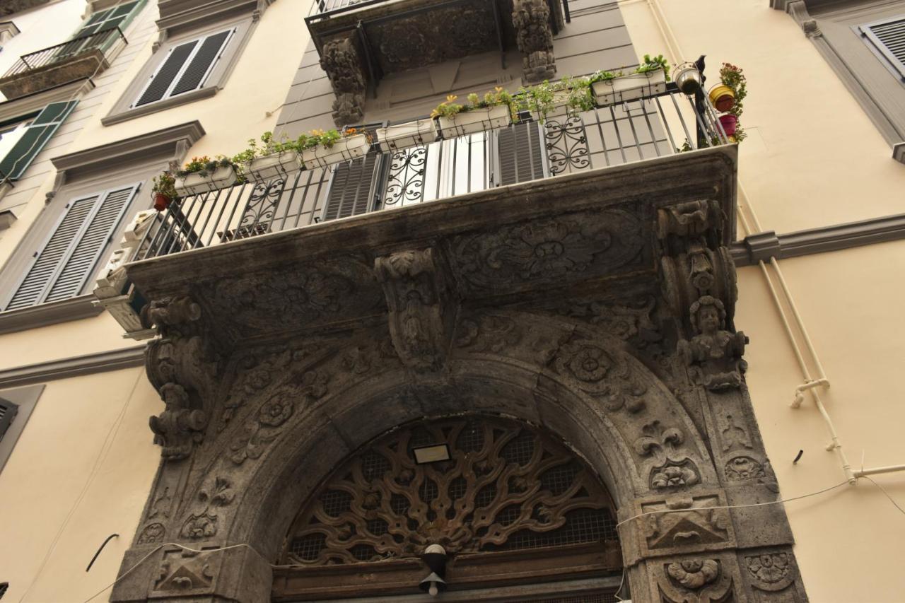 La Cartolina Di Napoli Free Parking For Small Cars Only نابولي المظهر الخارجي الصورة